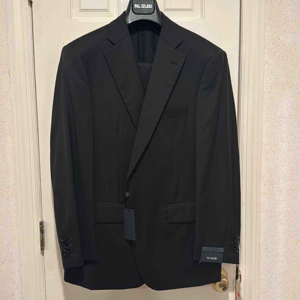 PAL ZILERI suit
Brand New
